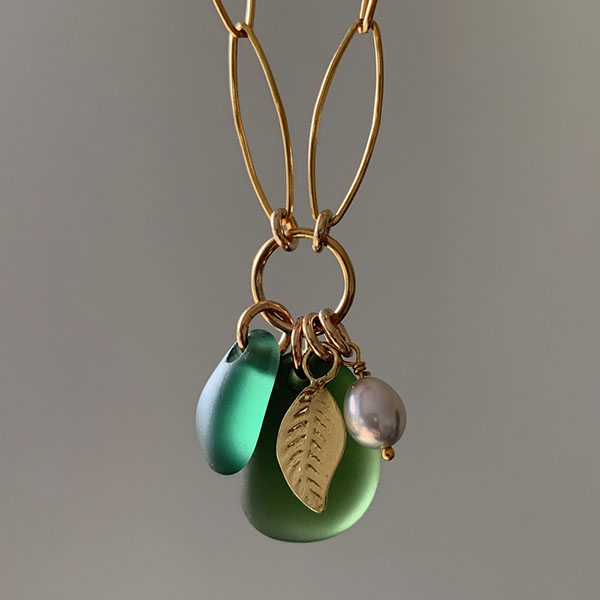 Large Cluster Pendant necklace