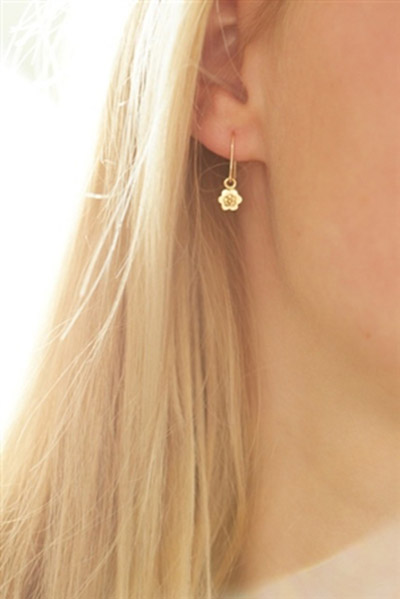 Tiny flower earrings